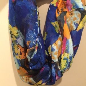 Scarf infinity style